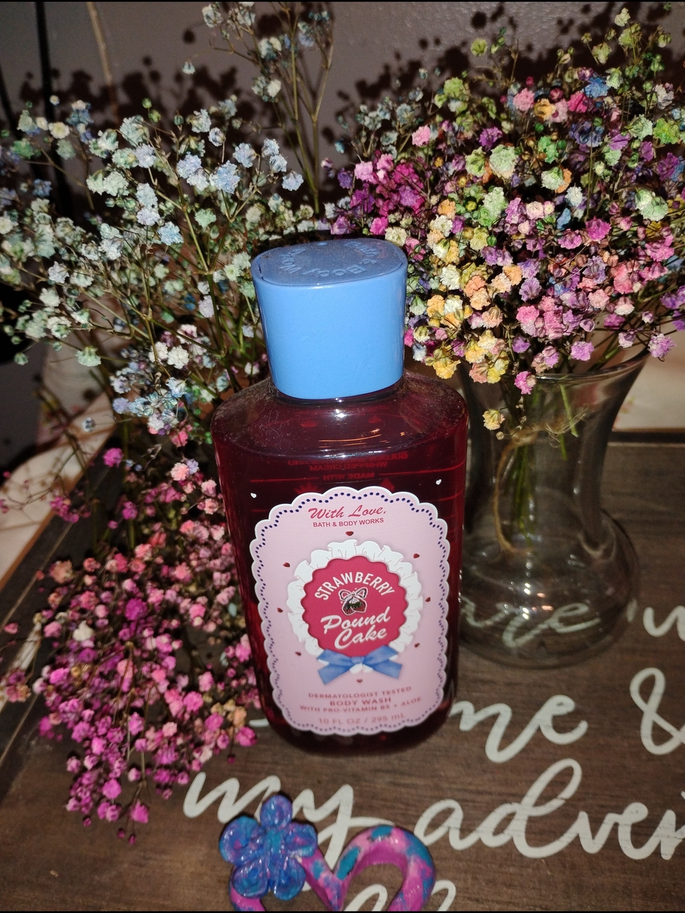 Bath & Body Works Strawberry Pound Cake Body Wash - Blue Cap, Pink Bottle